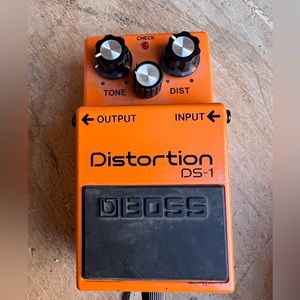 BOSS DS-1 Distortion Guitar Effects Pedal MIJ #332 PSA 9V DHL or EMS